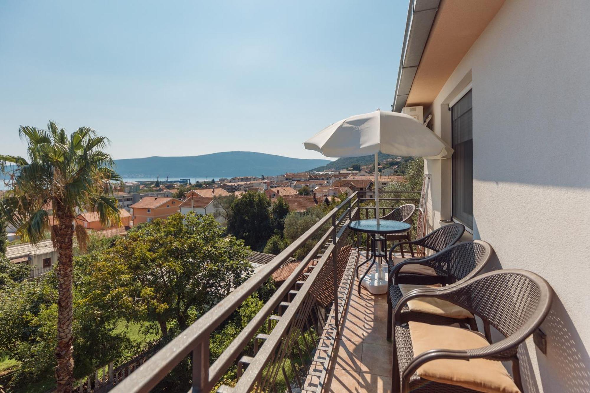 Villa Mia Apartments Bijela Eksteriør bilde