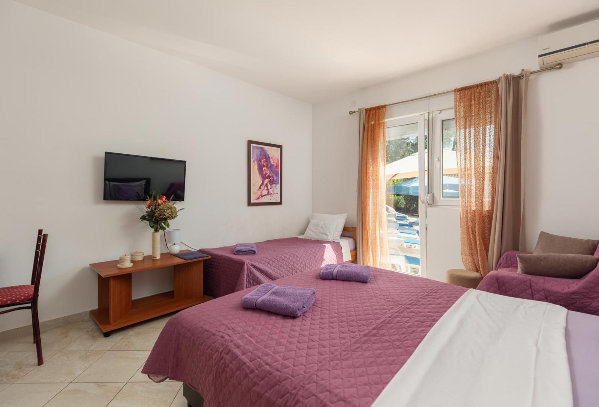 Villa Mia Apartments Bijela Eksteriør bilde