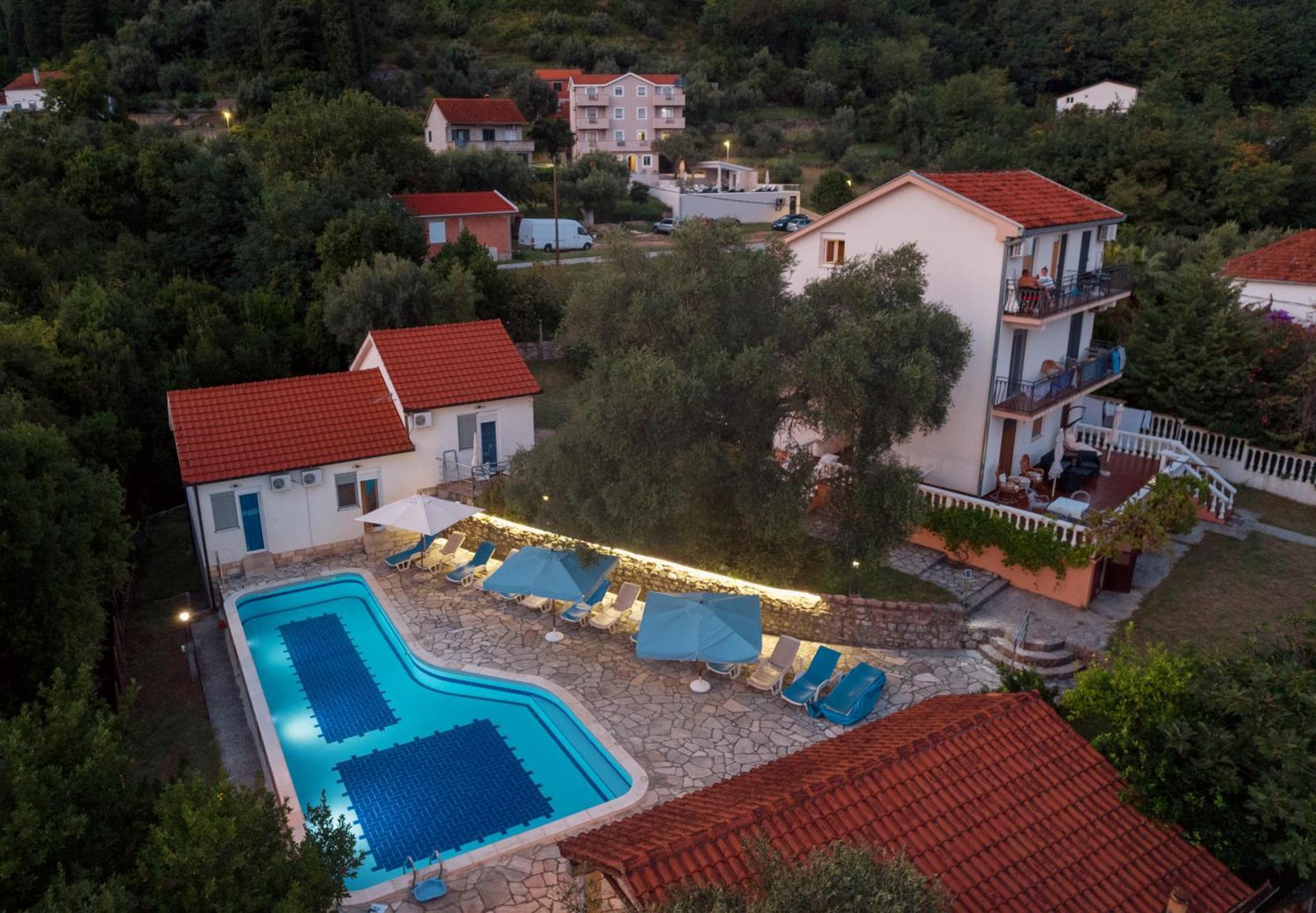 Villa Mia Apartments Bijela Eksteriør bilde