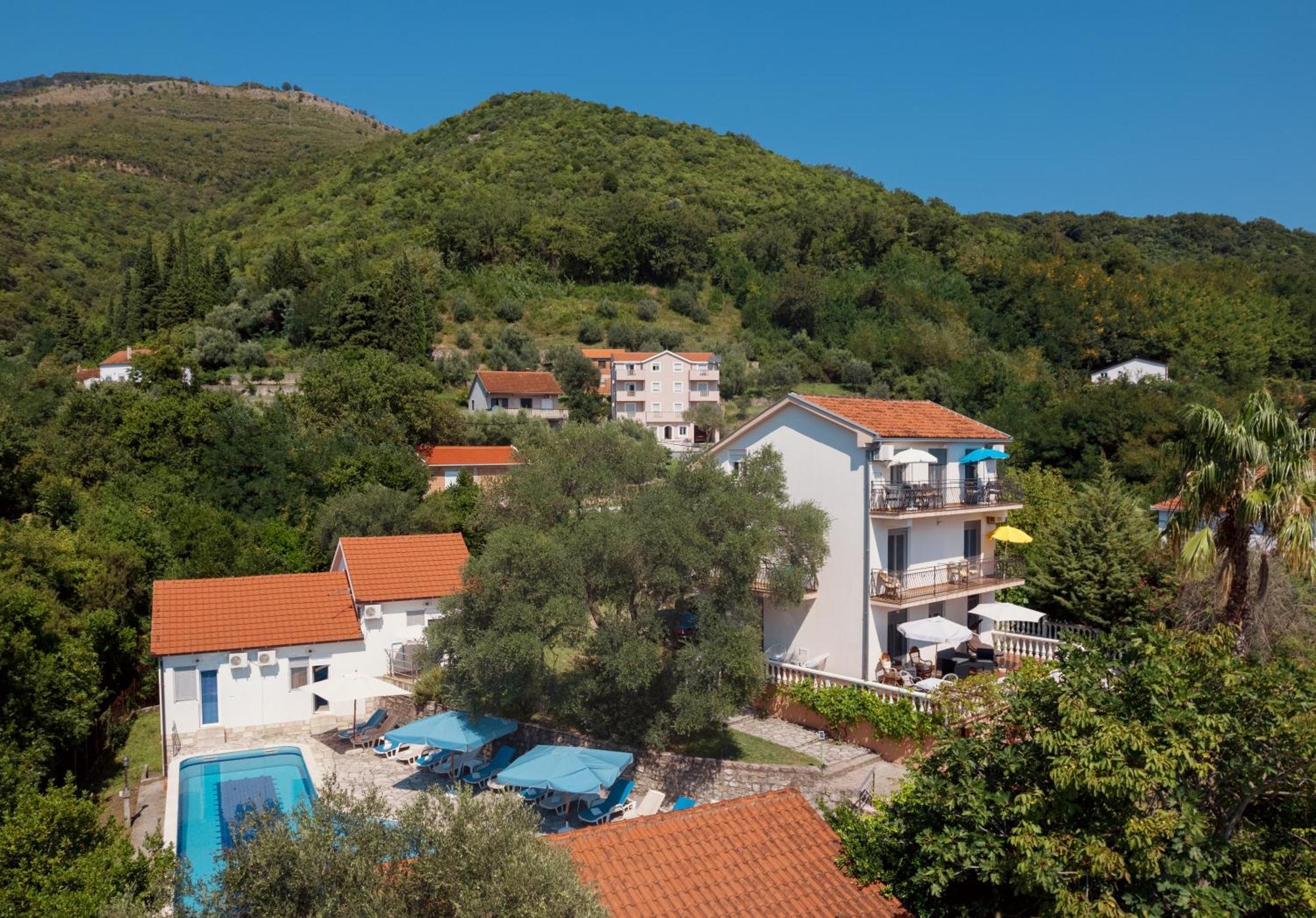 Villa Mia Apartments Bijela Eksteriør bilde